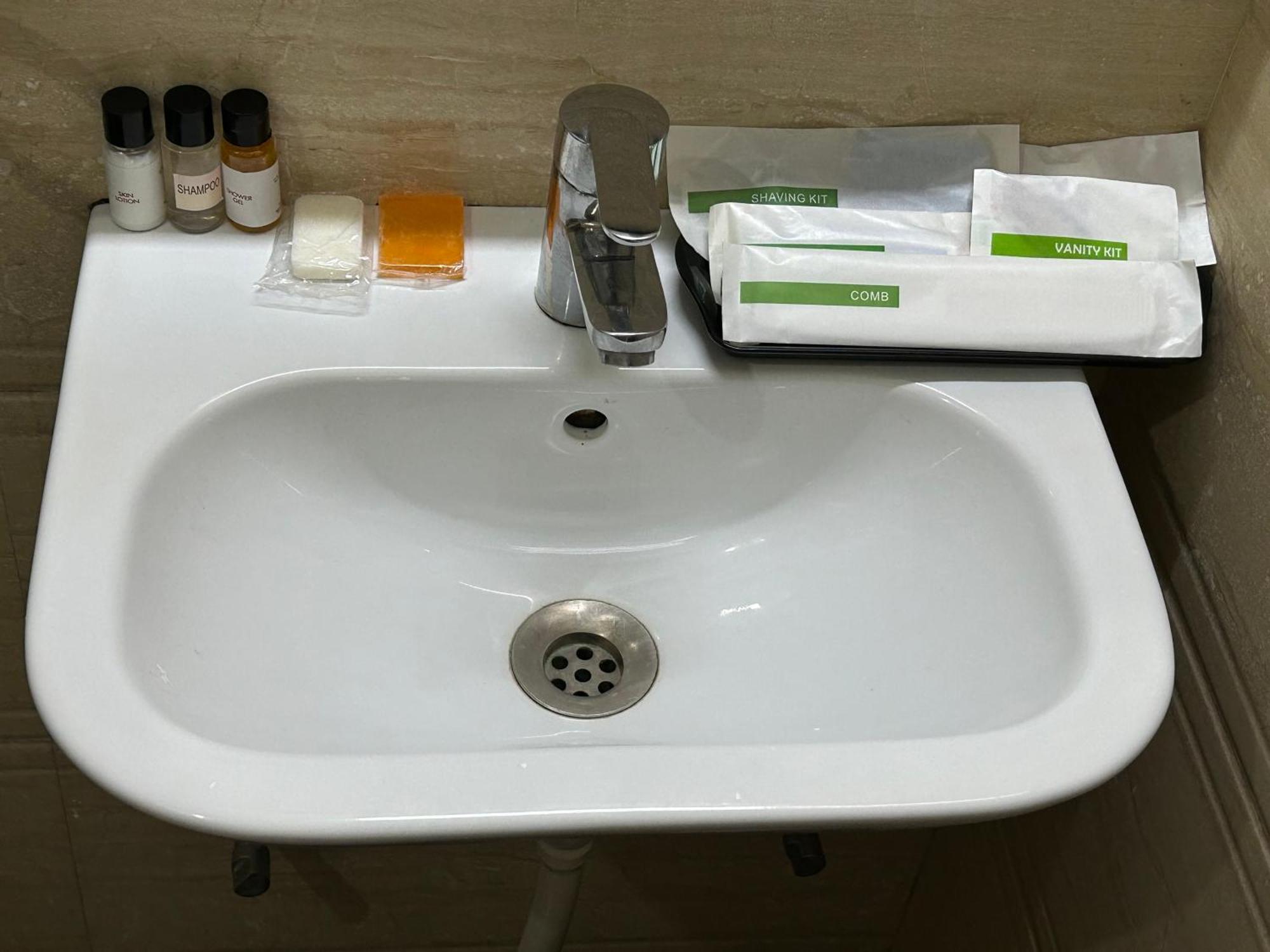 Hotel Dh Dharamshala Eksteriør billede